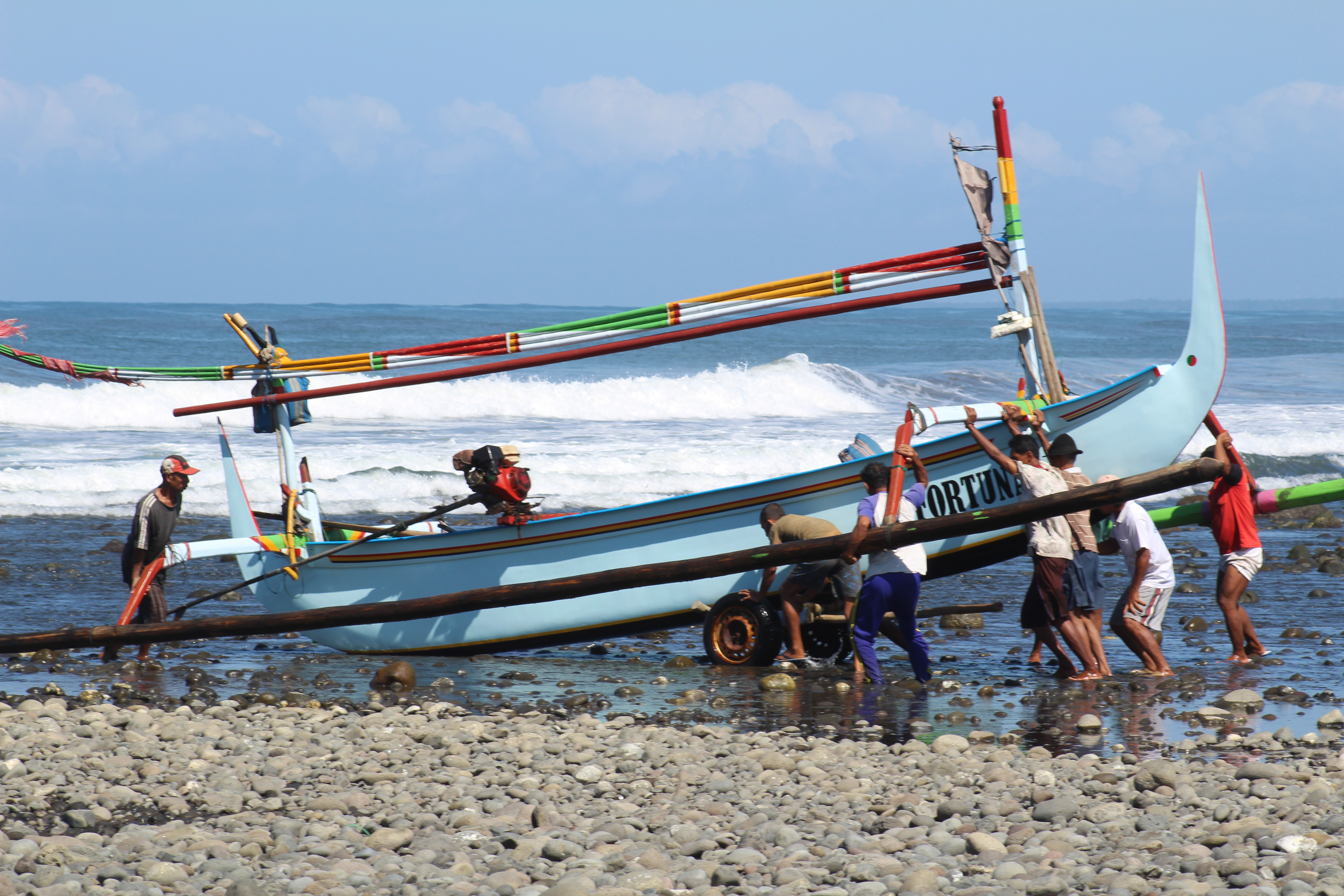 Fishermen on Medwei beach